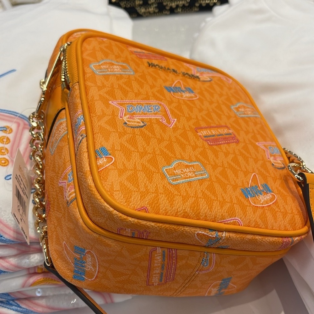 MICHAEL KORS
Jet Set Md Printed Signature Logo Crossbody NS CHAIN XBODY Flight - Picture 3 of 16